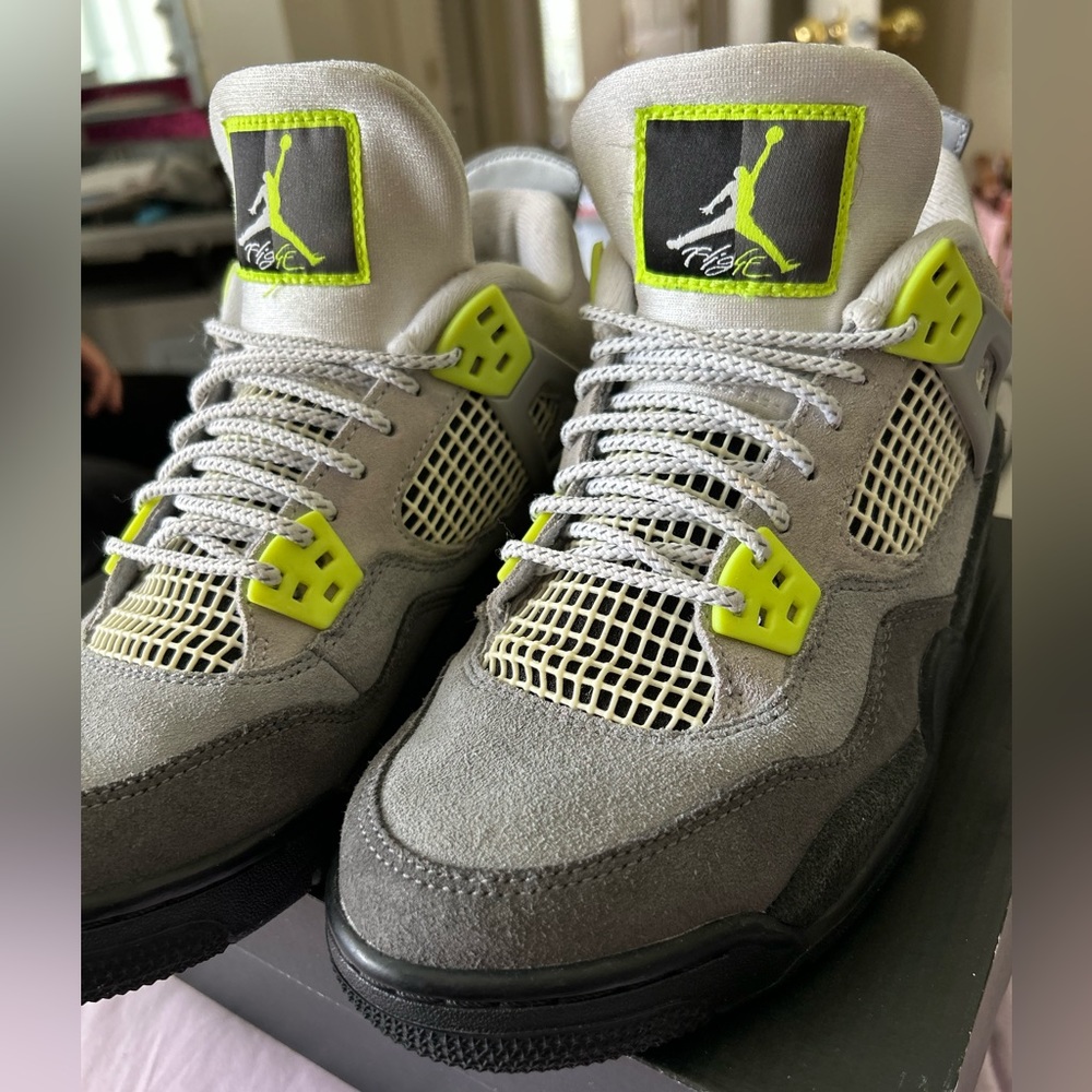 Jordan 4 Retro SE 95 Neon sz 6Y